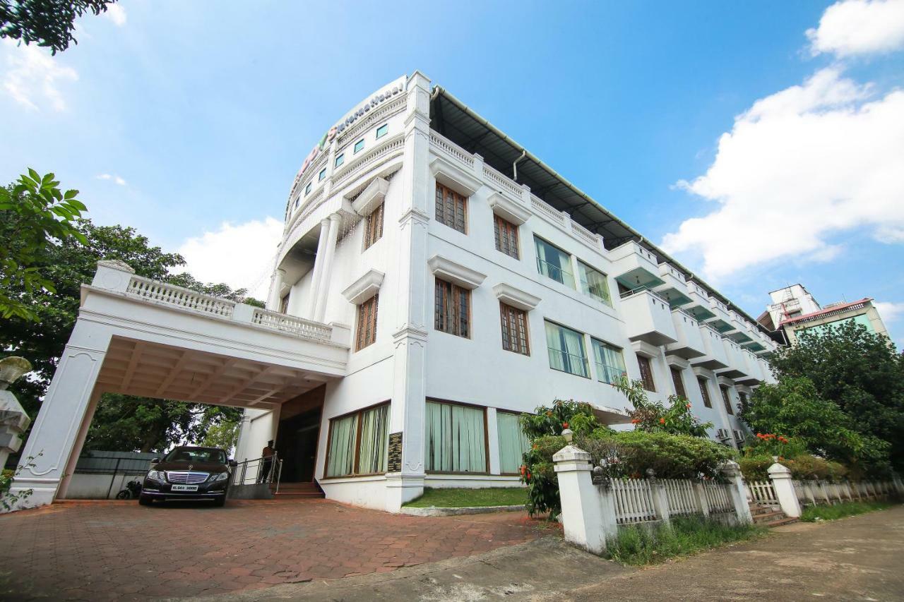 Hotel Meadows International Kizhake Chalakudi Ngoại thất bức ảnh